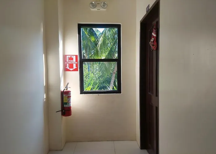 Plaza Eco Park Cebu Hotel 2*