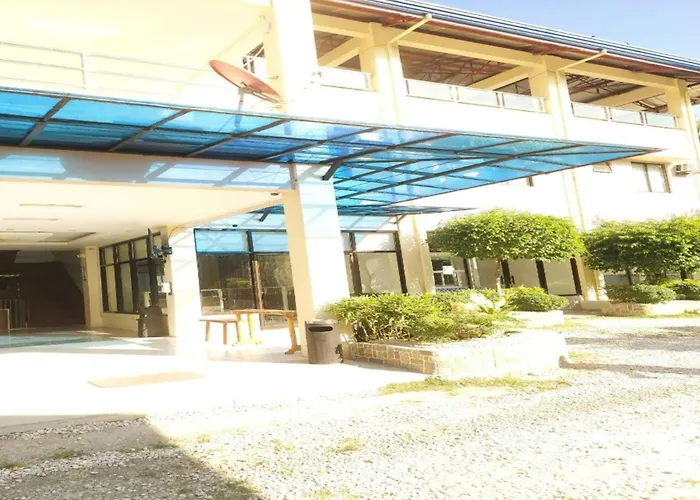 Hotel Plaza Eco Park Cebu 2*